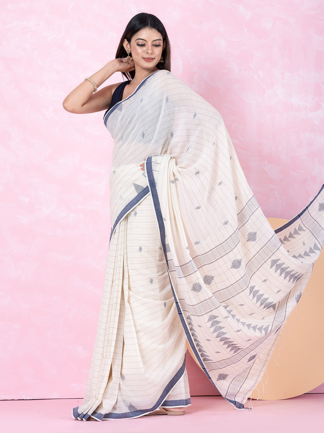 OCAU Geometric Bloom - Organic cotton saree with jamdani motifs II Off - White - Suspire
