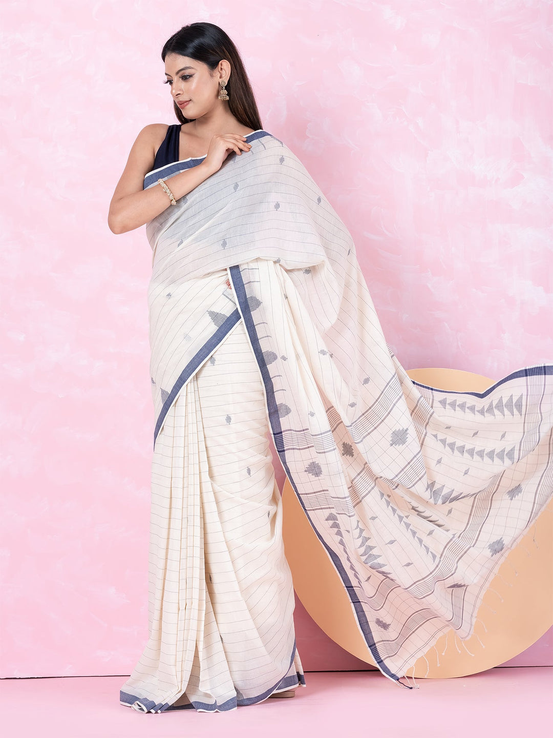 OCAU Geometric Bloom - Organic cotton saree with jamdani motifs II Off - White - Suspire