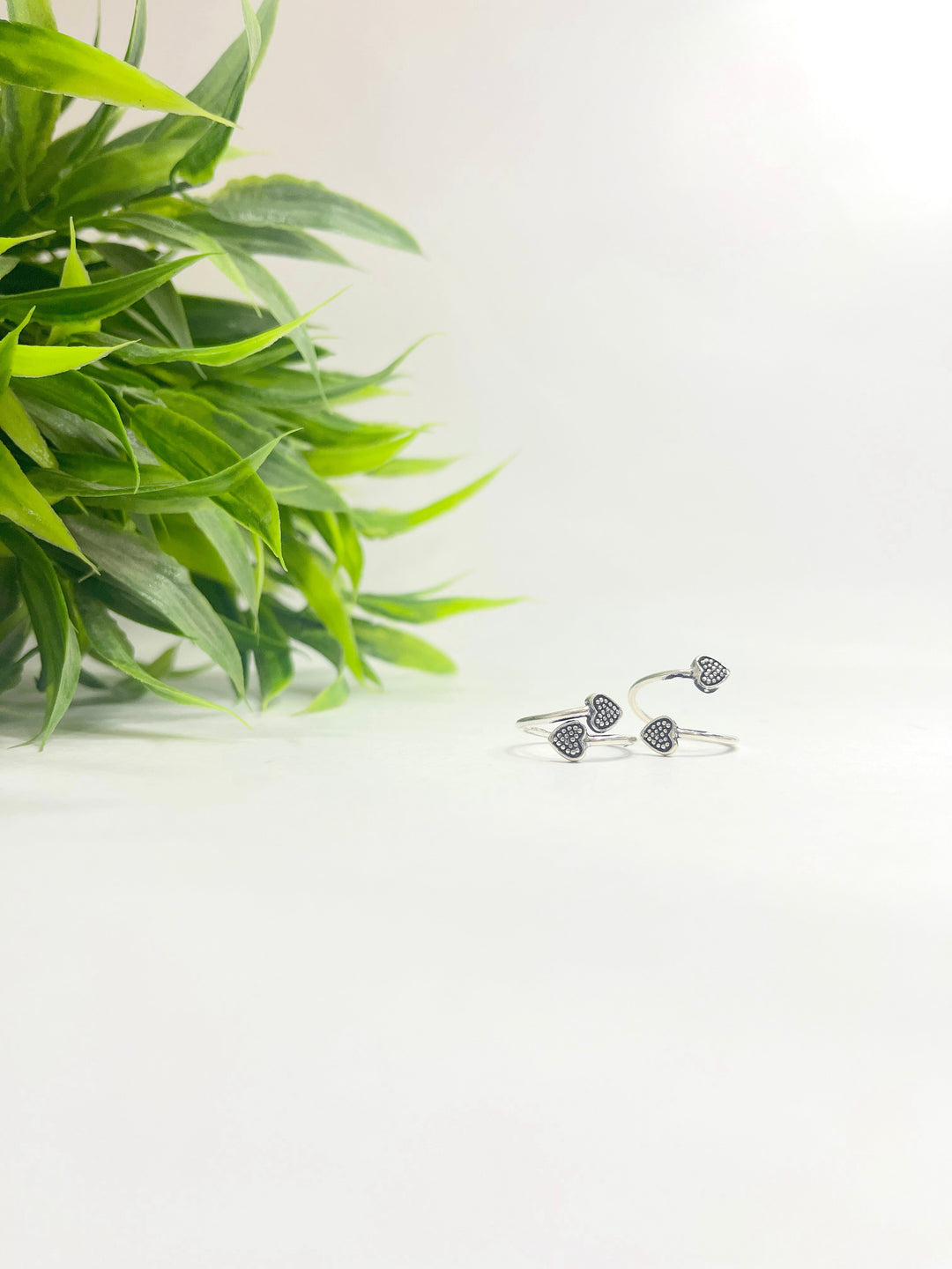 Oxidised 925 Sterling Silver Dual Heart Toe Ring for Her - Suspire