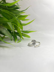 Oxidised 925 Sterling Silver Round Toe Ring for Her (White Stone)