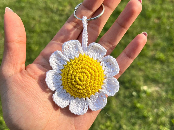 P Palettes Daisy Keychain, handmade, gifting, crochet
