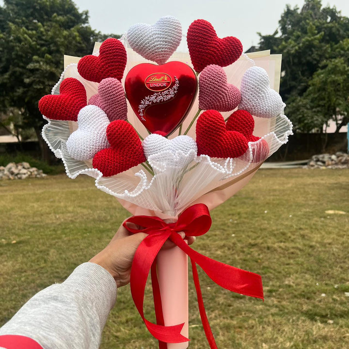 P Palettes Red Romance Bouquet, handmade, gifting, décor, crochet - Suspire