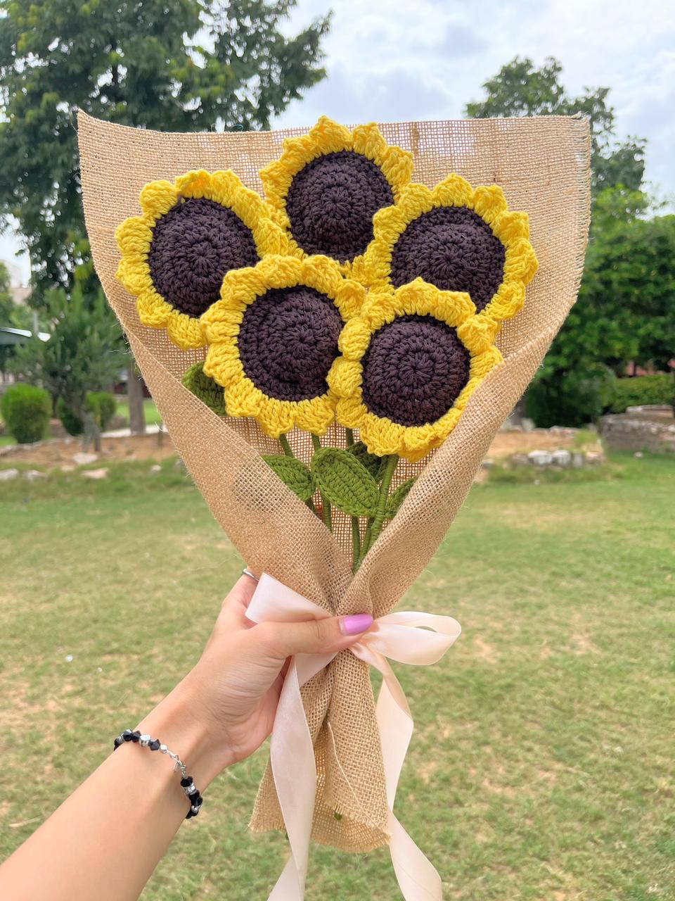 P Palettes Sunflower Bouquet, table decor and gifting - Suspire