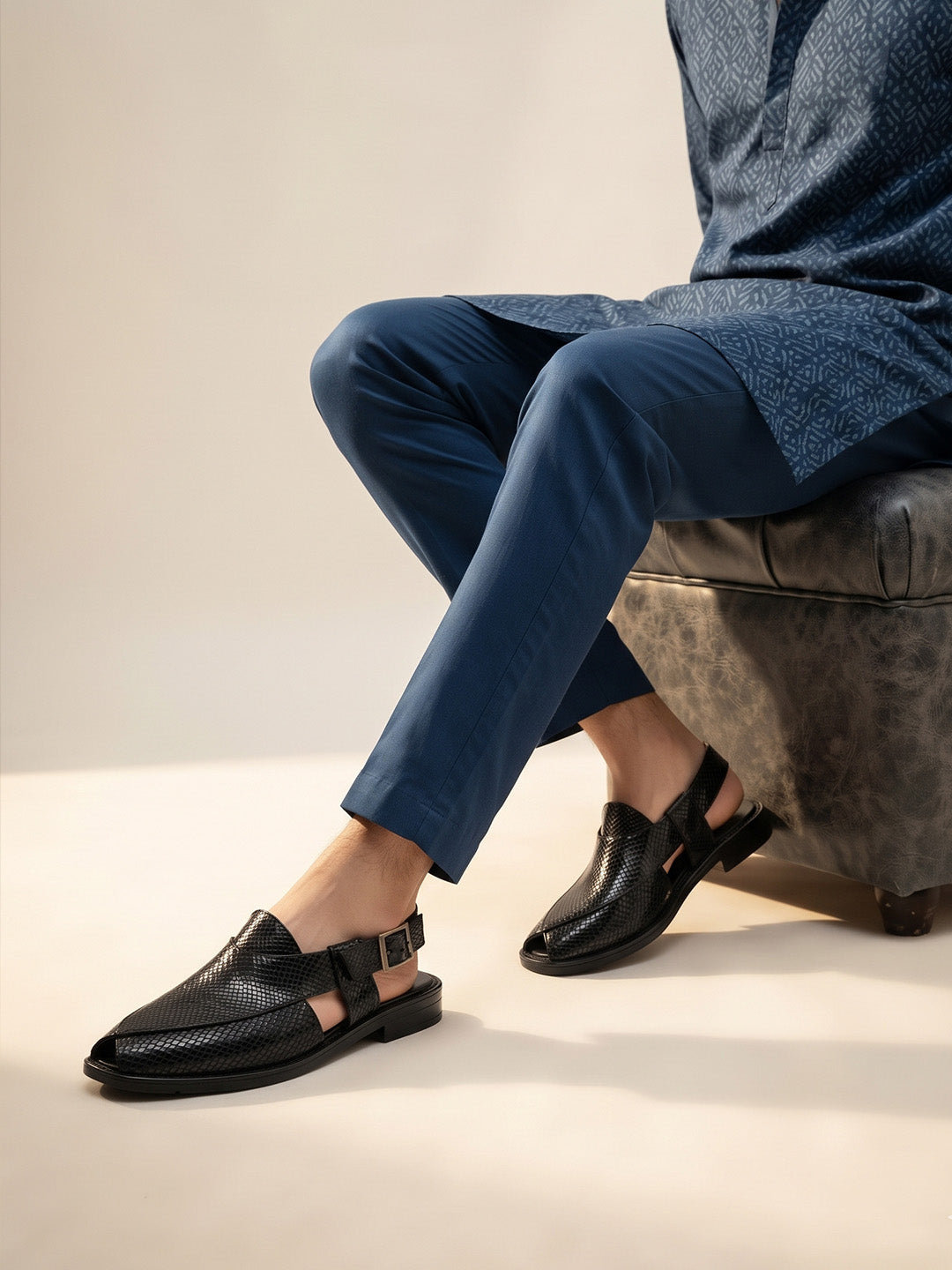 Jashn Black Peshawari Sandal