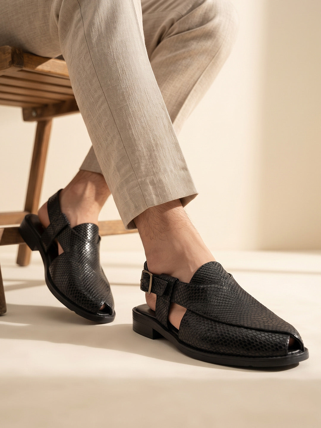 Jashn Black Peshawari Sandal