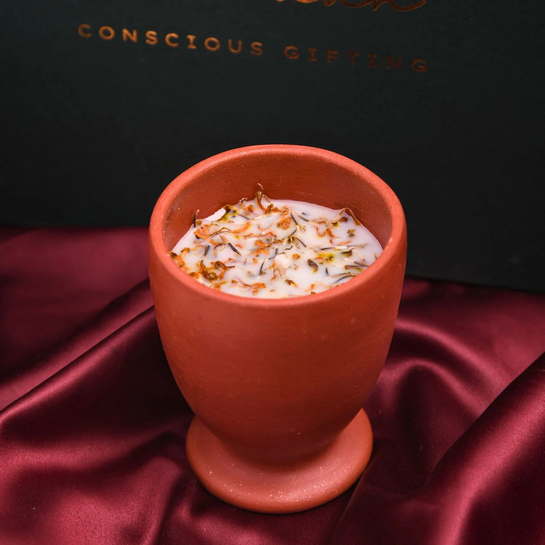 Pravaah Pachva (पछवा) | 100% soy wax candle | hand poured | Oud and Amber