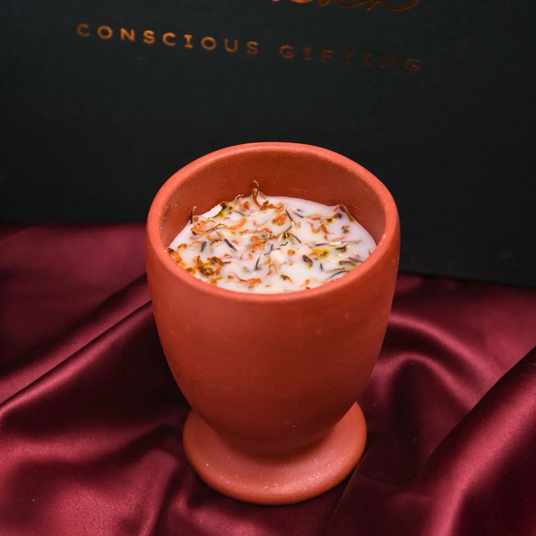 Pravaah Pachva (पछवा) | 100% soy wax candle | hand poured | Oud and Amber