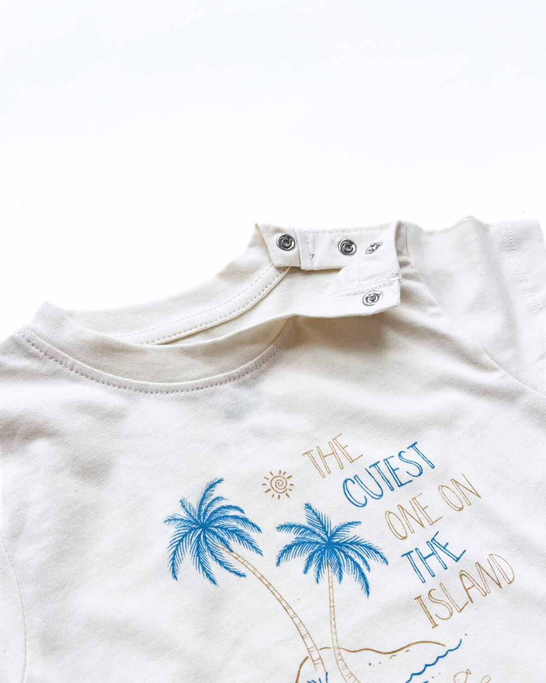 Momokos Island Breeze Tee