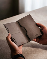 SEEK PASSPORT WALLET