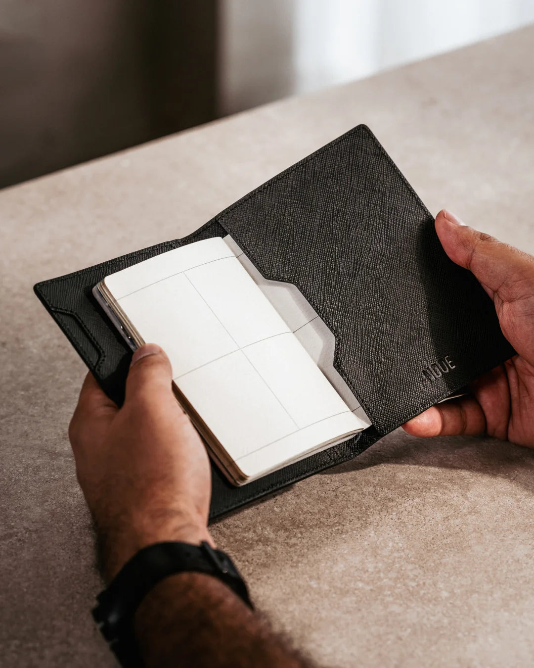 SEEK PASSPORT WALLET