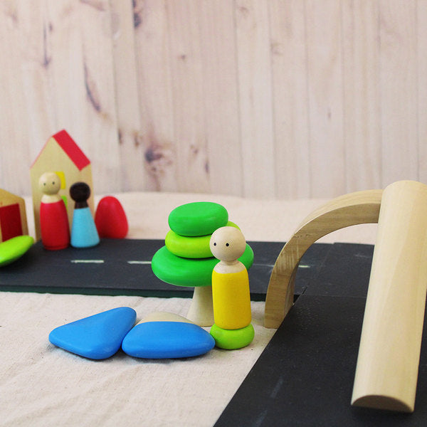 Shumee 24 Pieces Play Set With Peg Dolls