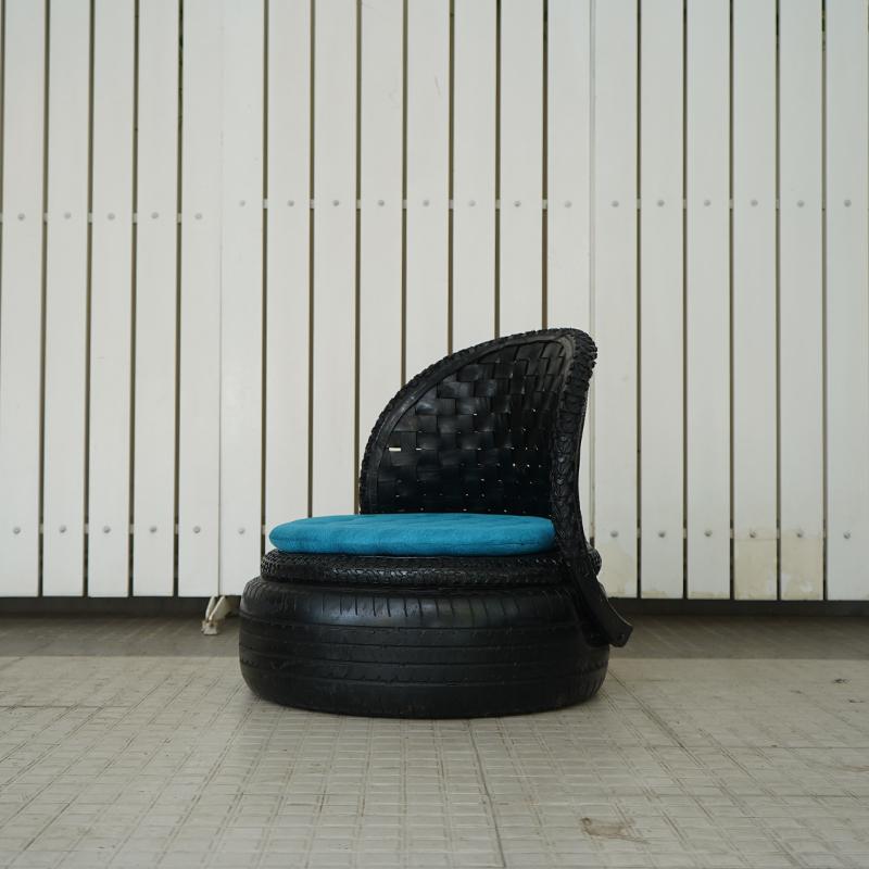 De'Dzines Low Couch