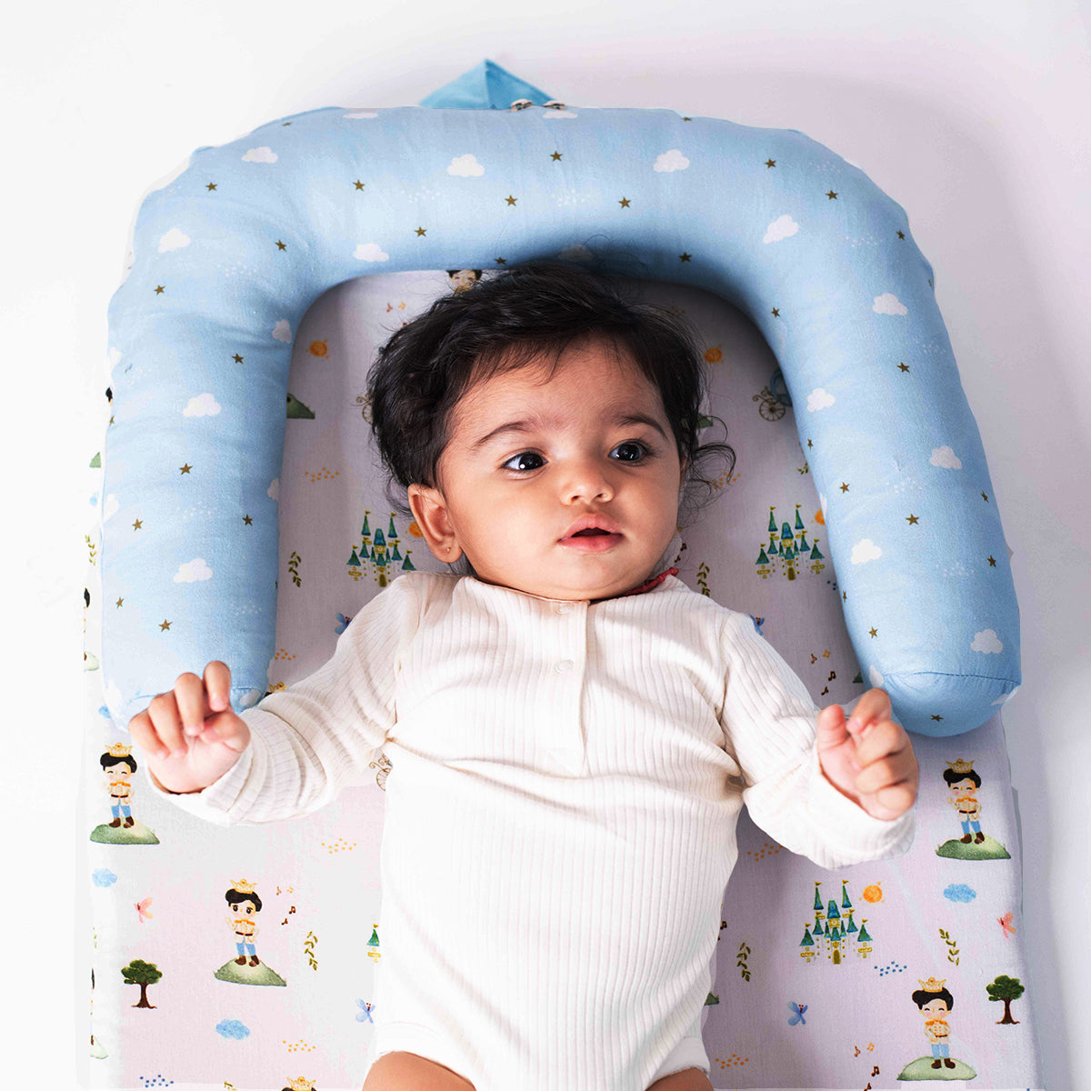 Tiny snooze foldable baby bed- the little prince