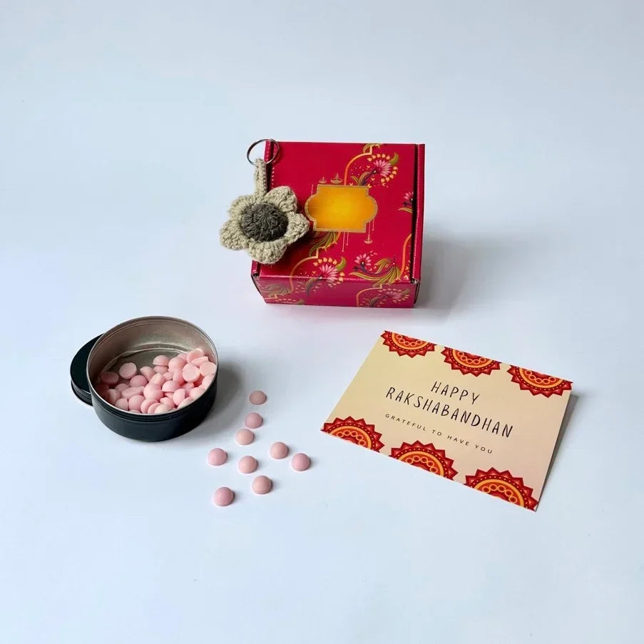 Pravaah Small Surprise | Festive gift Hamper | Wax Melt Large + Keychain