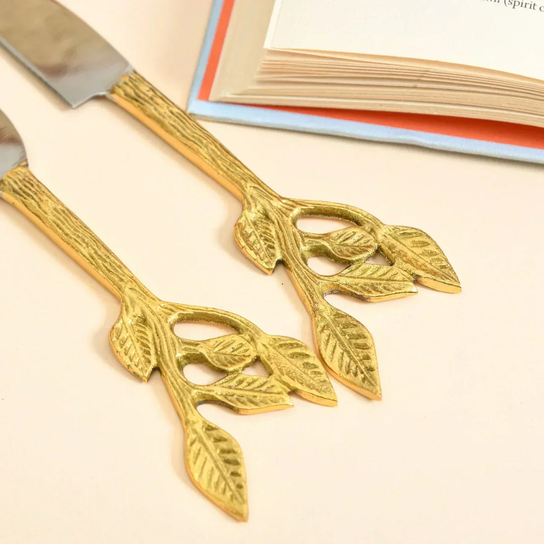 Pravaah Patram Cheese and Serving Knives | Stainless Steel and Lead Free Brass | Lead Design | Set of 4