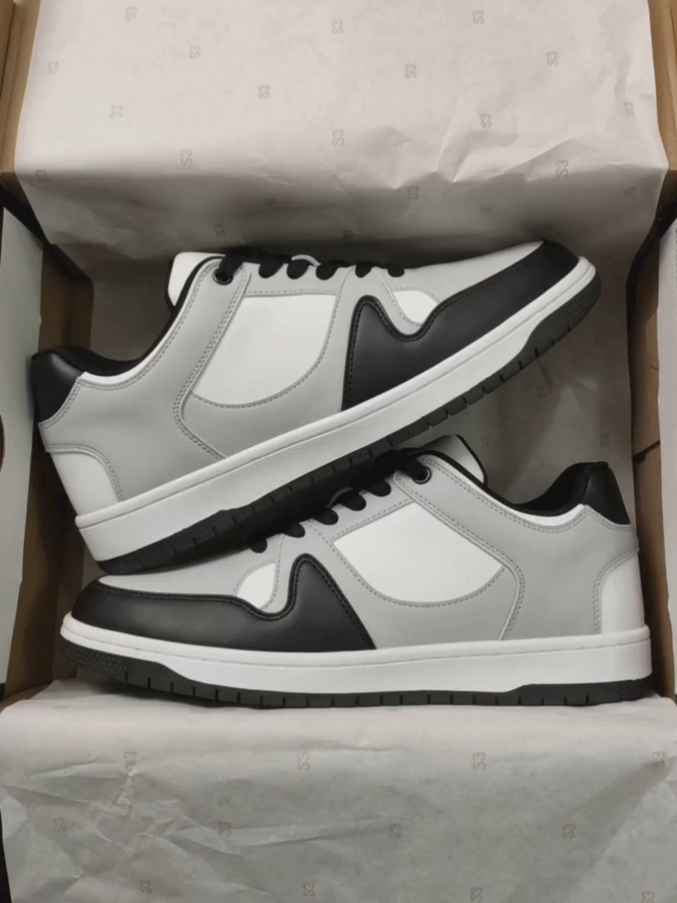 Trace Black & Grey Signature Sneakers