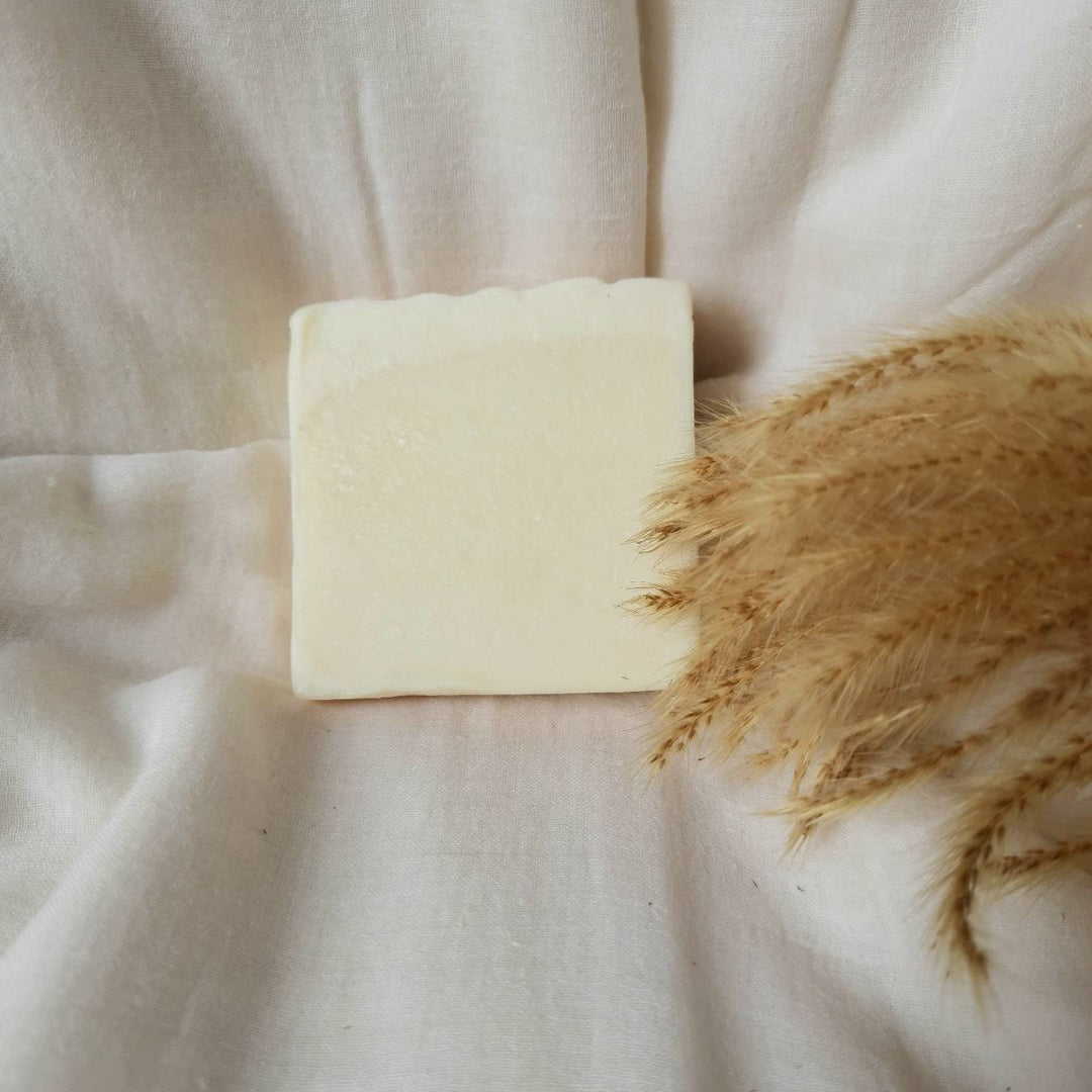 Studio Vilasita Pristine - lavender, vetiver & cocoa butter cold processed soap