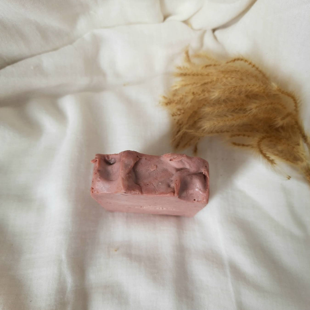 Studio Vilasita Rosy soap - rose oil, lavender & rose clay