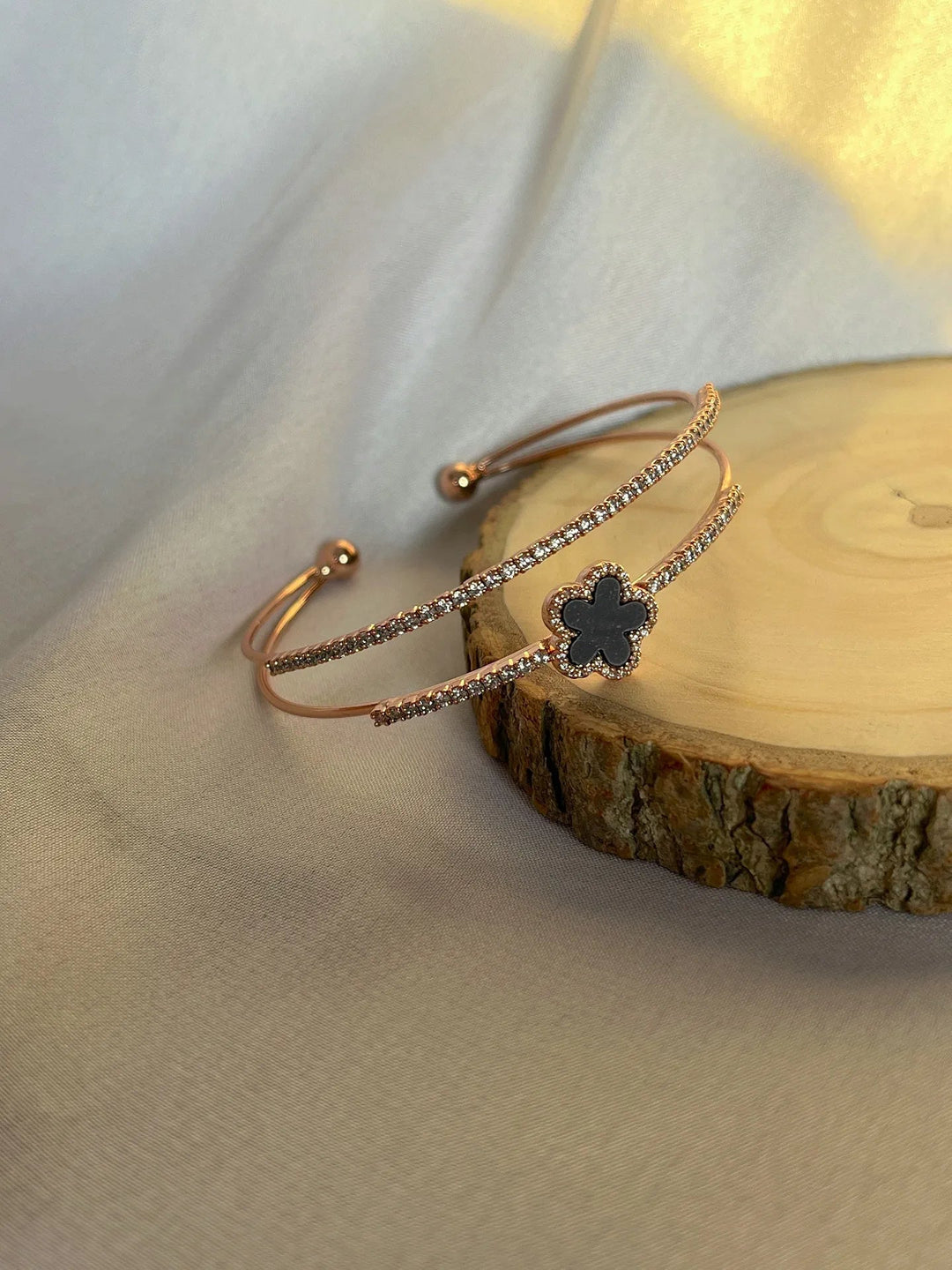 Silversutra Black Floral Rose Gold Kada | 18K Rose Gold Plated | Hypollergenic | Anti Tarnish - Suspire