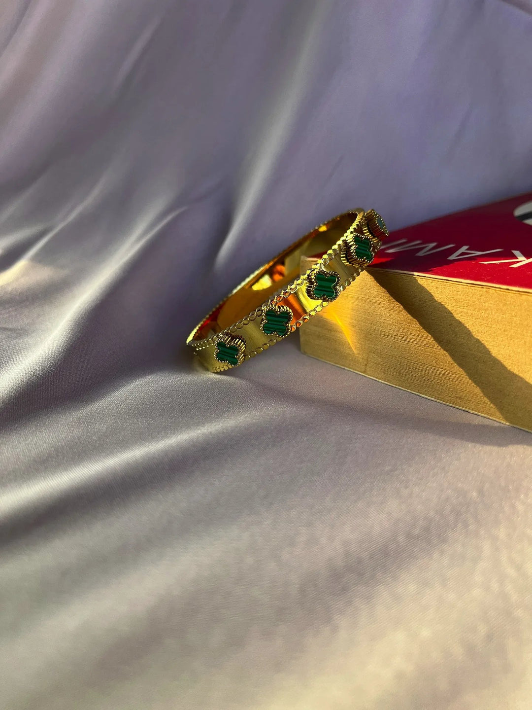 Silversutra Floral Emerald Green Adjustable Kada | 18K Gold Plated | Hypollergenic | Anti Tarnish - Suspire
