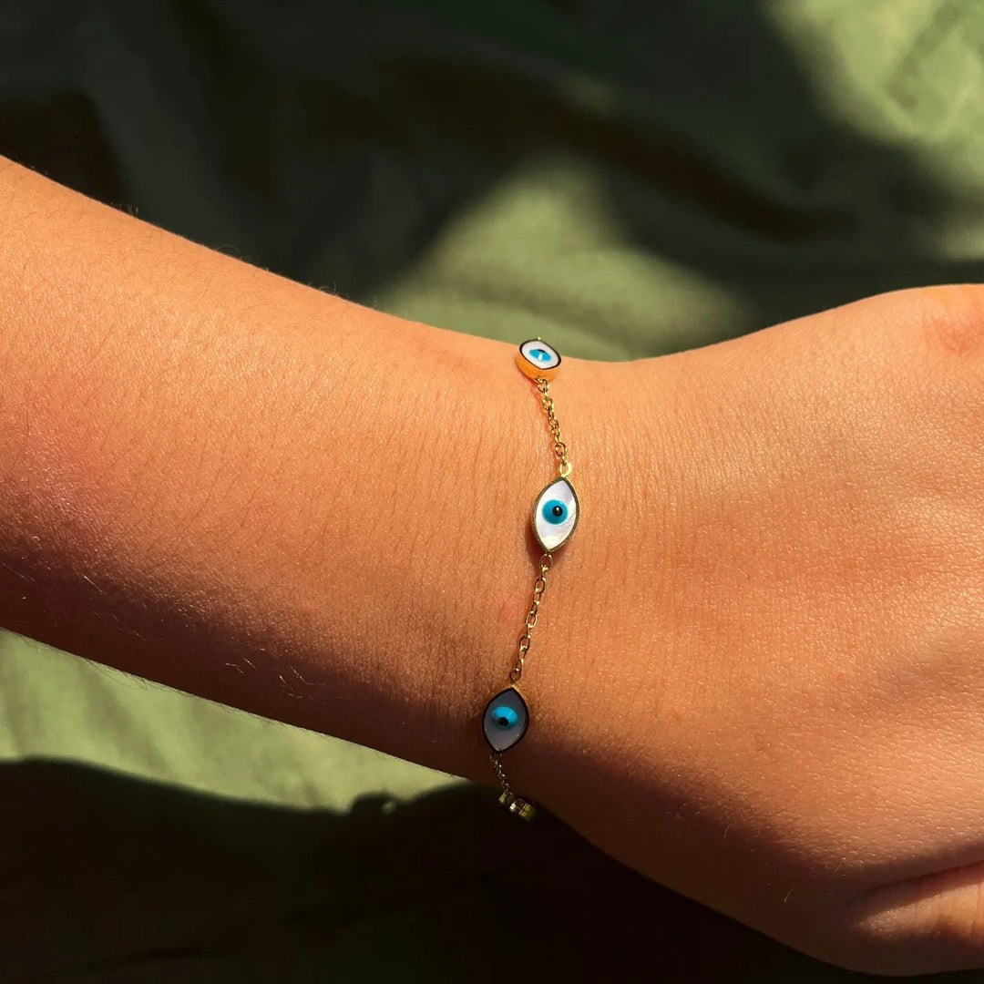 Silversutra Minial Evil Eye Bracelet For Her | 18K Gold Plated | Hypollergenic | Anti Tarnish - Suspire