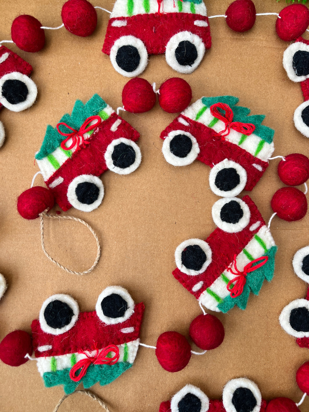 Shuddh Natural Upcycled Felt SANTA CAR Garland I 3D I Christmas Decor I 72 inches