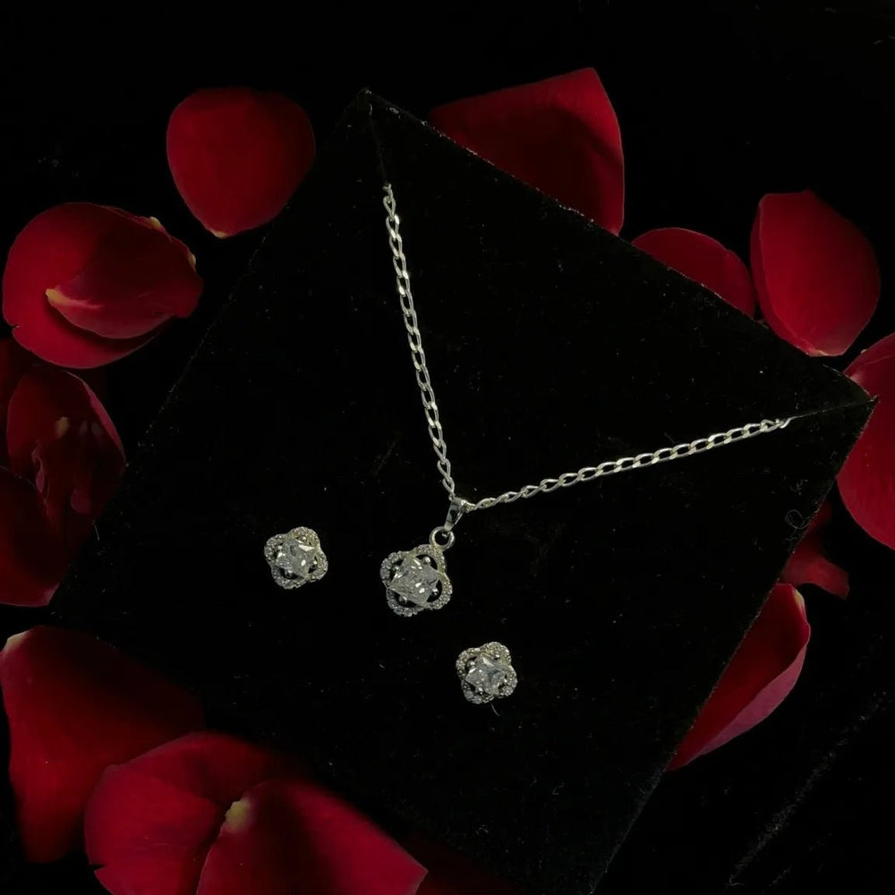Solitaire Flower Silver Ear Ring and Pendant Set