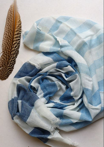 Cool Ombre Blues Unisex Linen Stole