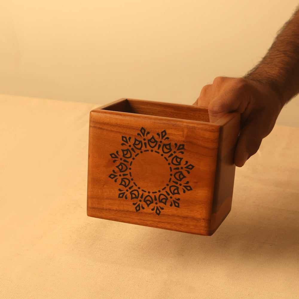 BambaiSe Compact Spoon Holder Teak Windmill