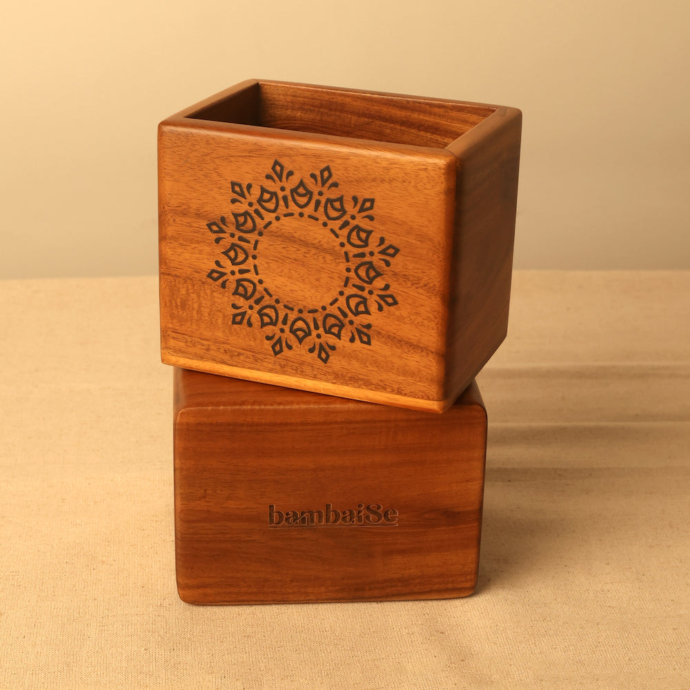 BambaiSe Compact Spoon Holder Teak Windmill