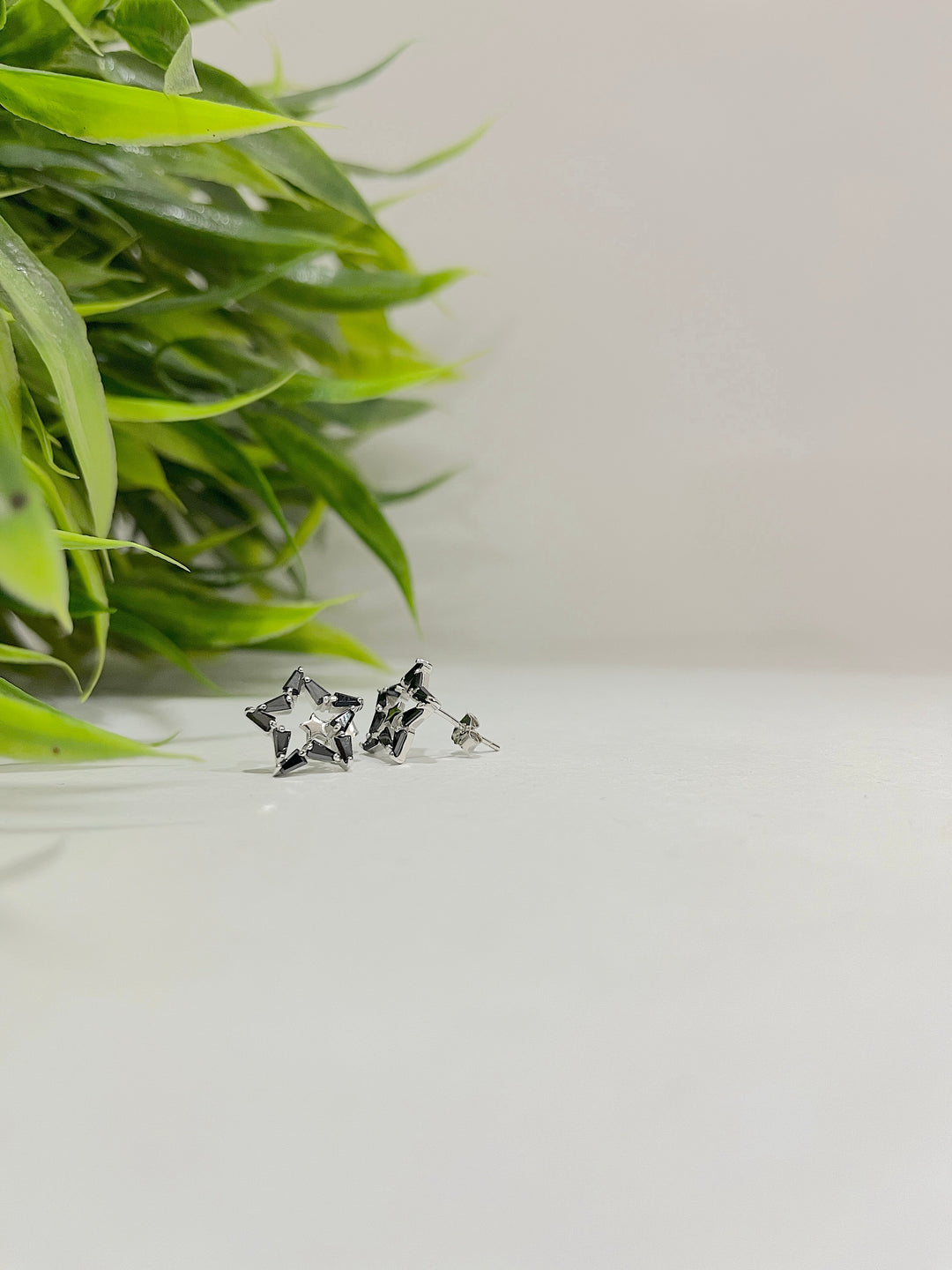 Sterling Silver Black Stone Star Silver Ear Ring - Suspire