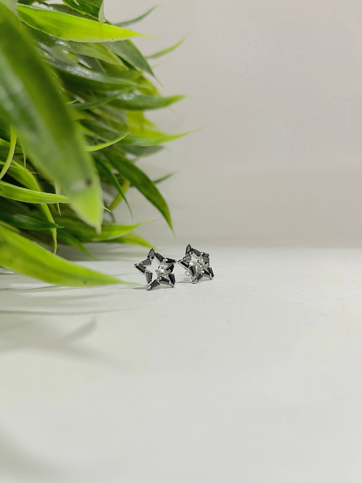 Sterling Silver Black Stone Star Silver Ear Ring - Suspire