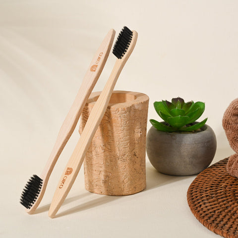 OIKO Bamboo Toothbrush with charcoal Bristles Adults pack of 4