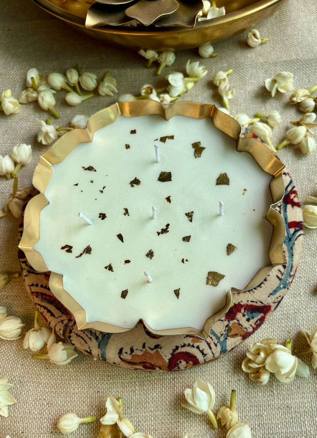 The Lushlights Lotus uril candle big - Suspire