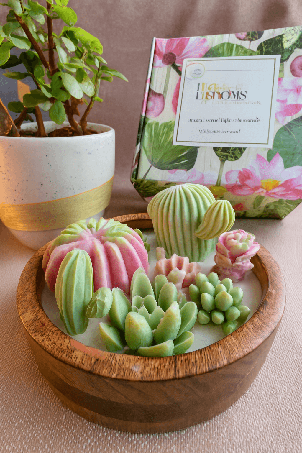 The Lushlights Succulent candle scented - Suspire