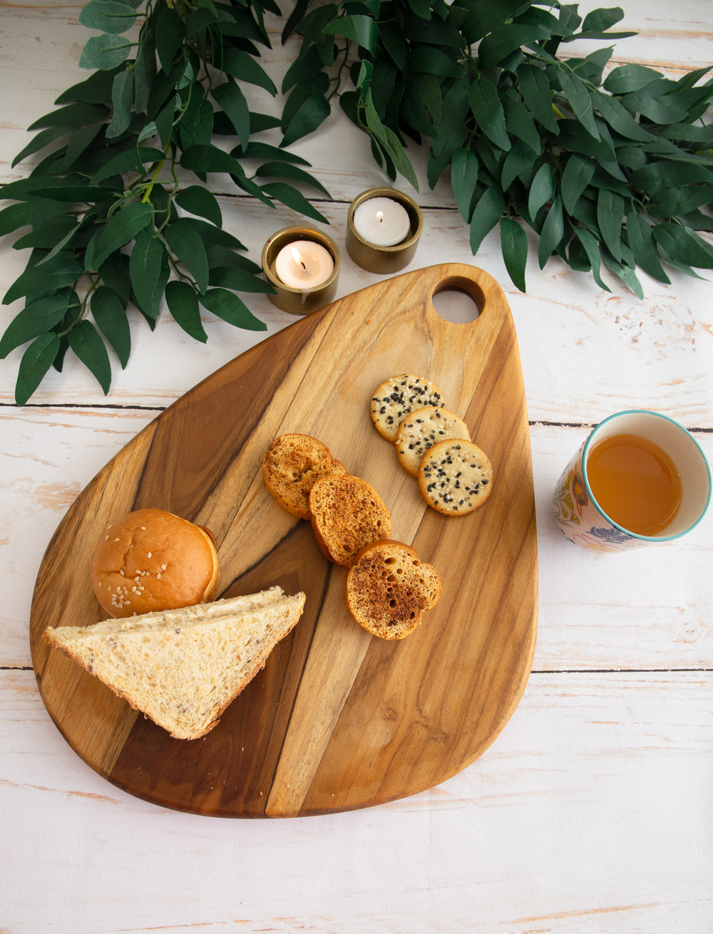 Egg shaped Teakwood Platter cum Cutting Board