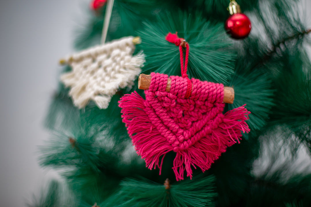 DecoTalk Macrame Christmas Tree Ornament - Diamond Set of 2 Color Red and white