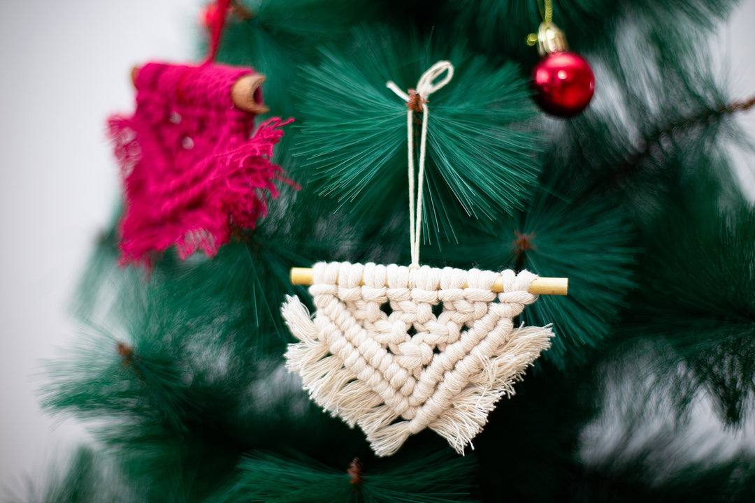 DecoTalk Macrame Christmas Tree Ornament - Diamond Set of 2 Color Red and white