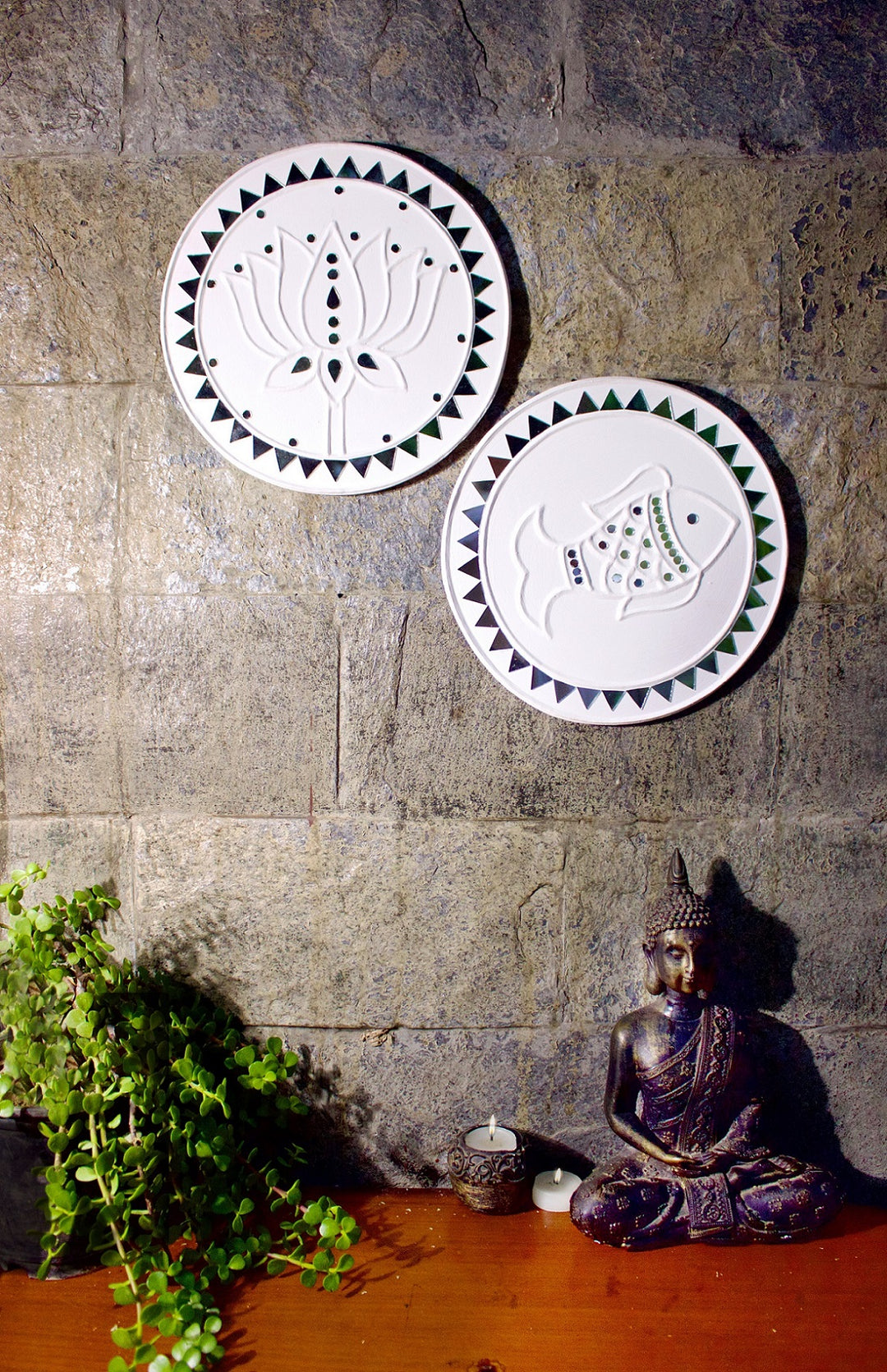 Kutch Lippan Mud Work Lotus 25.4 cm Round Wall Plate -White