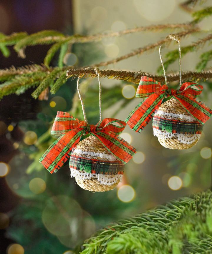 DecoTalk Banana Fibre Baubles Christmas Ornament Set of 2