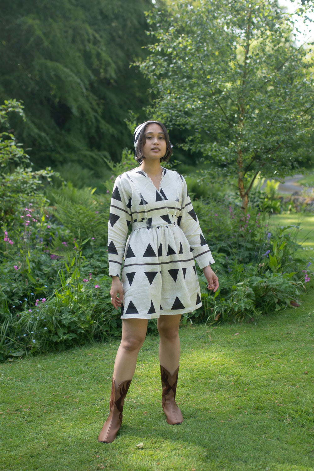 The Terra Tribe Hawaii Shift Dress | Triangle Print | Black