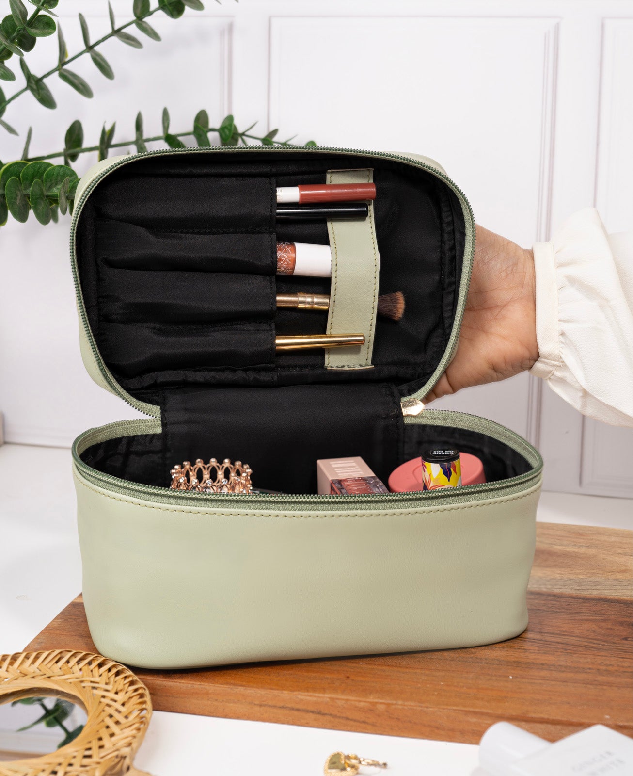 White Fire Vanity Case - Cool Mint