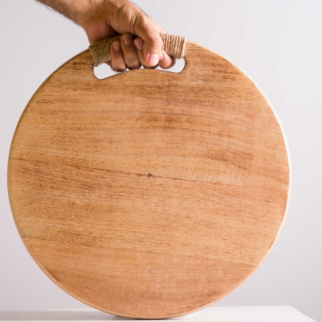 Araana Home Vyaas Round Chopping Board with Rope Detailing