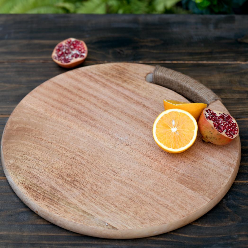 Araana Home Vyaas Round Chopping Board with Rope Detailing