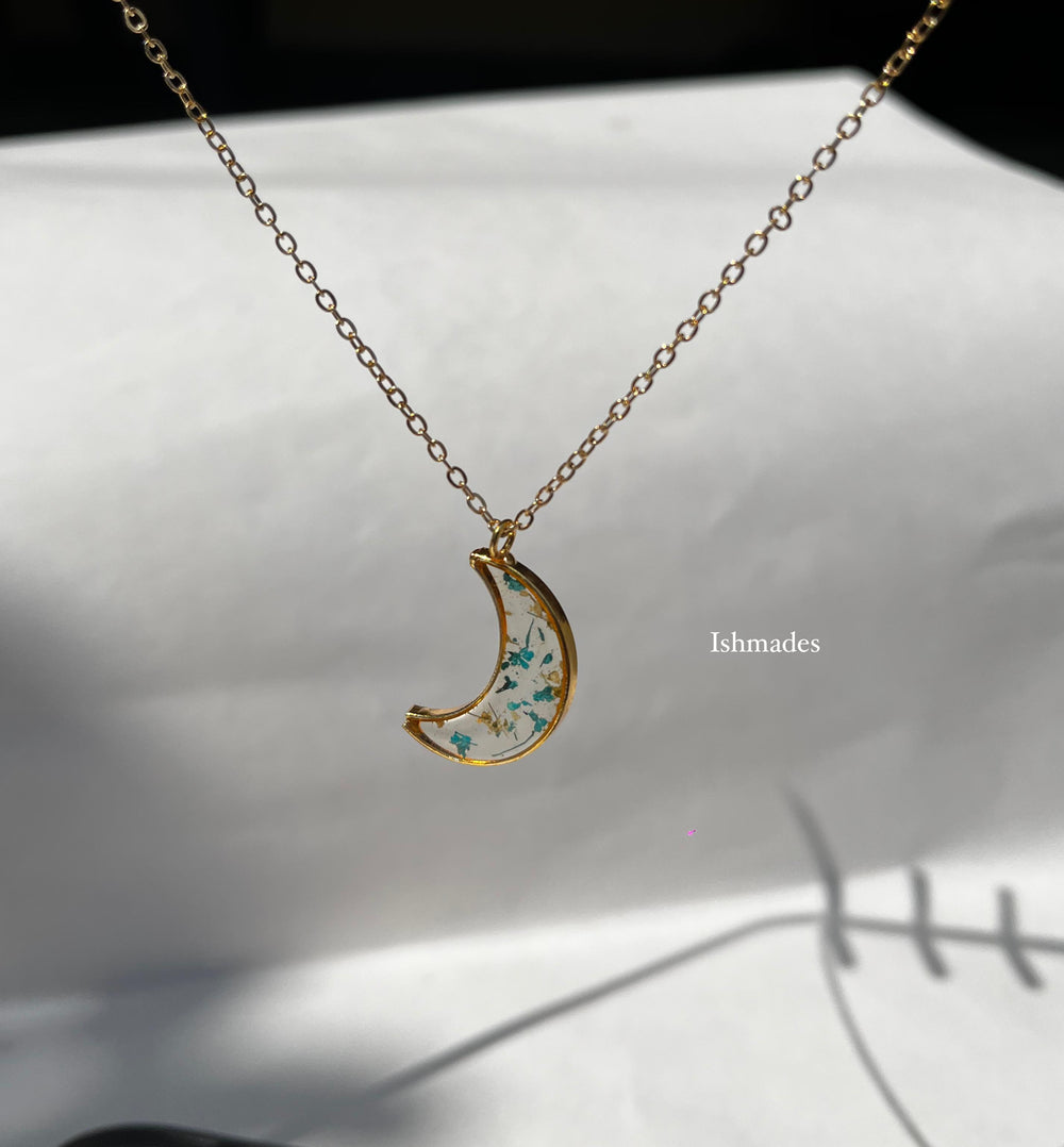 Ishmades Luna's Lace locket