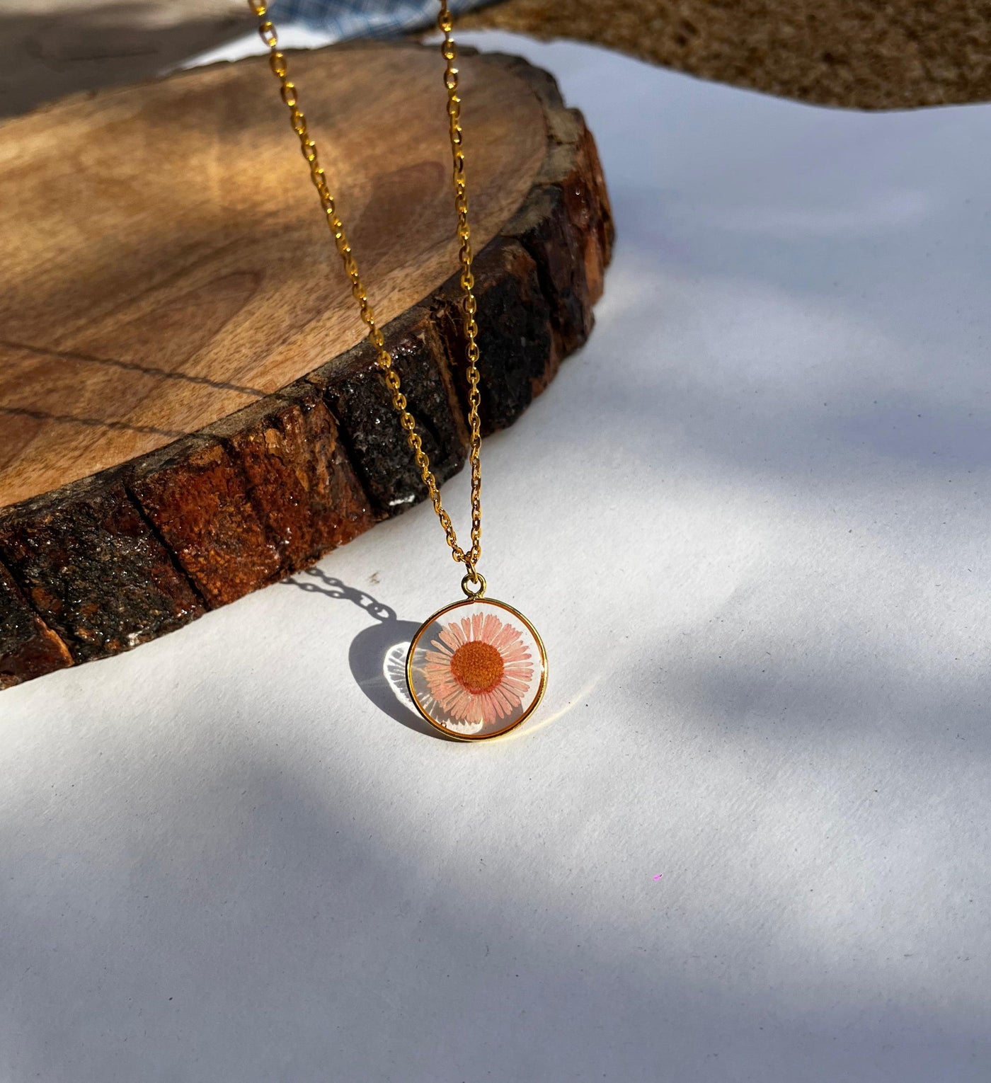 Ishmades Pink aster locket