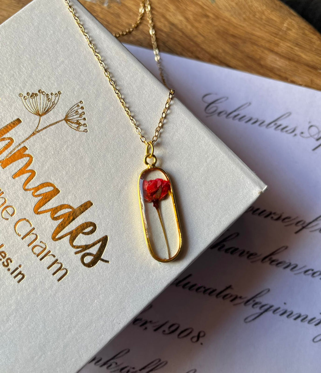 Ishmades Rosa Capsule Locket