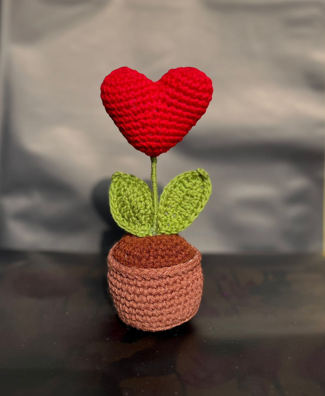 Ishmades crochet heart pot