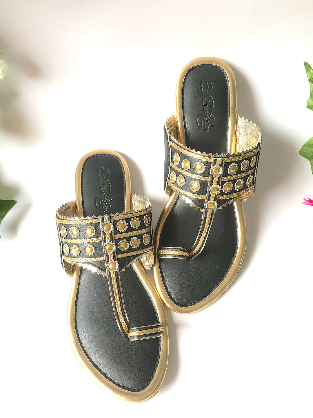 Mystic Black Gold Filigree Kolapuri