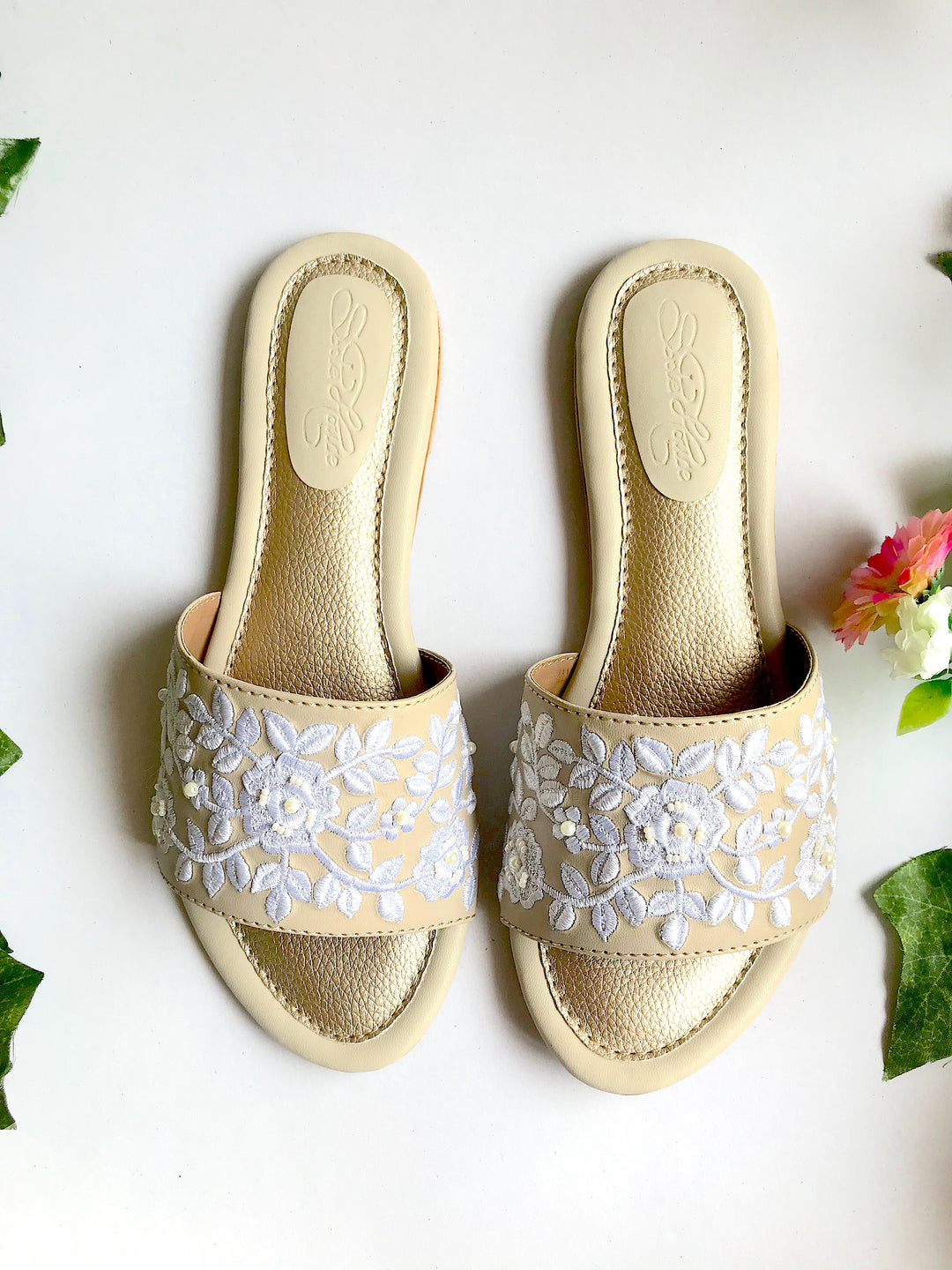 Baroque Crème Flats